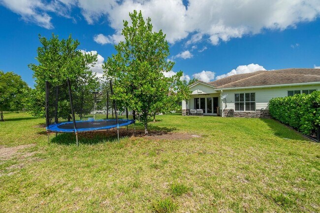 Building Photo - 19546 Weathervane Way