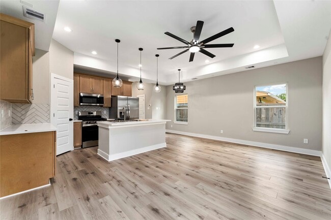 Building Photo - 9227 Ashville Dr