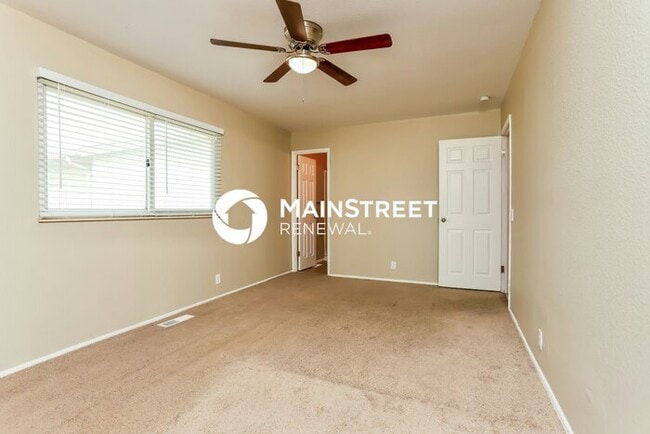 Building Photo - 4 Bedroom Pet-Friendly Home in Florissant,...