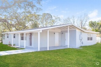 Building Photo - 303 Spring Lake Cir