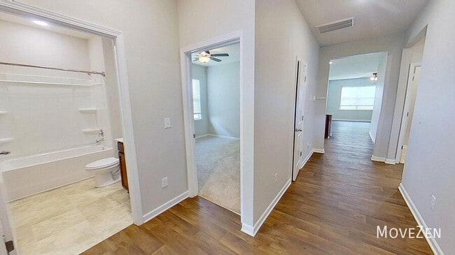 Building Photo - 22 Crestwood Pnes Trl