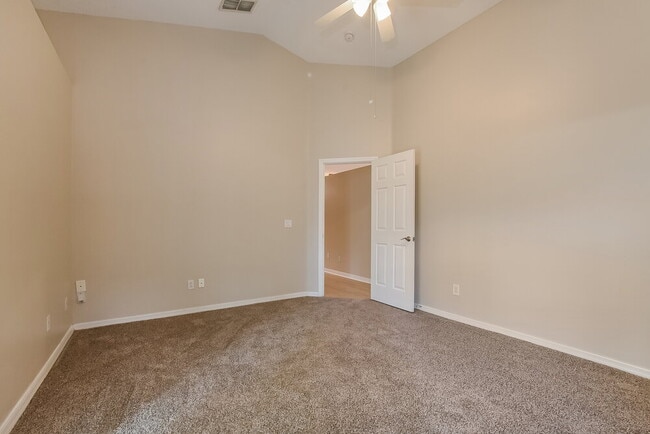 Building Photo - 1130 Ozark Ct