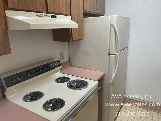 Building Photo - 407 W 11th St