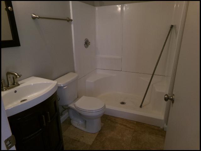 Building Photo - 8 Brookway Ln