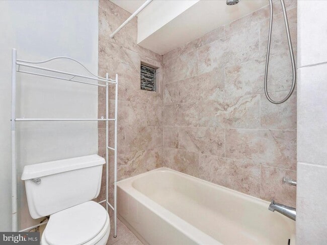 Building Photo - 408 Willow Hill Pl
