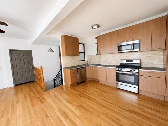 Building Photo - 39 Newkirk St
