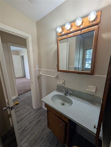 Building Photo - 1605 Maple Dr