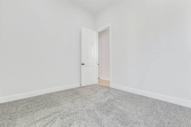 Building Photo - 2310 Campbell Rd