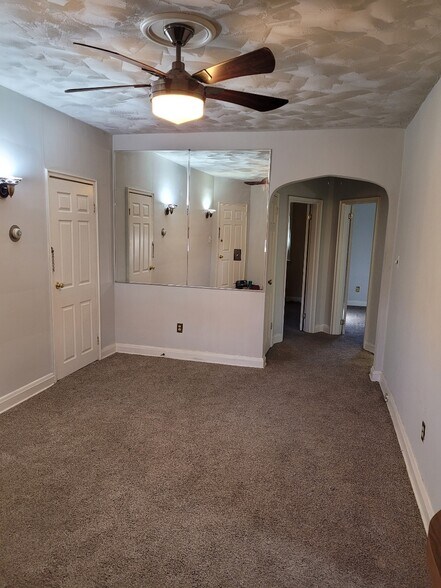 Living room - 3703 W Saratoga St