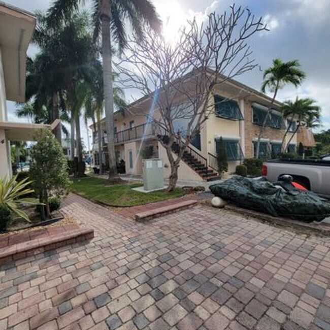 Primary Photo - 120 Isle of Venice Dr