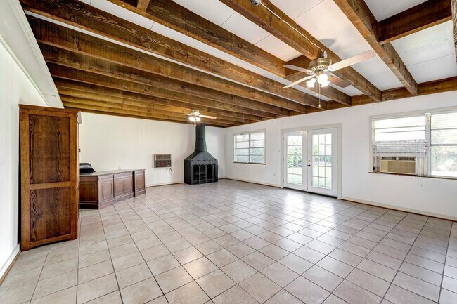 Building Photo - 5004 Holt St