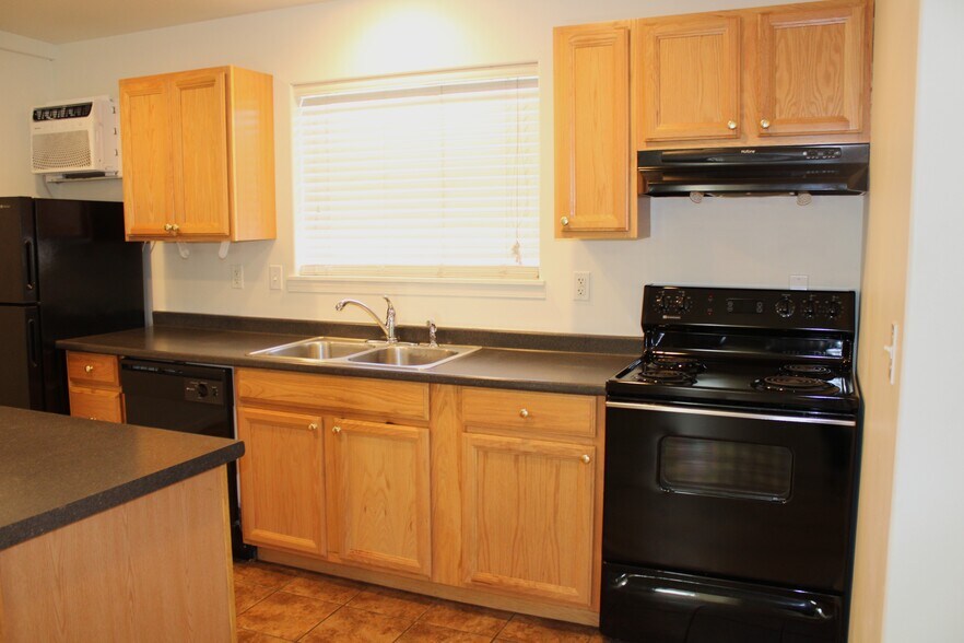 Building Photo - 2710 Mill Pond Rd