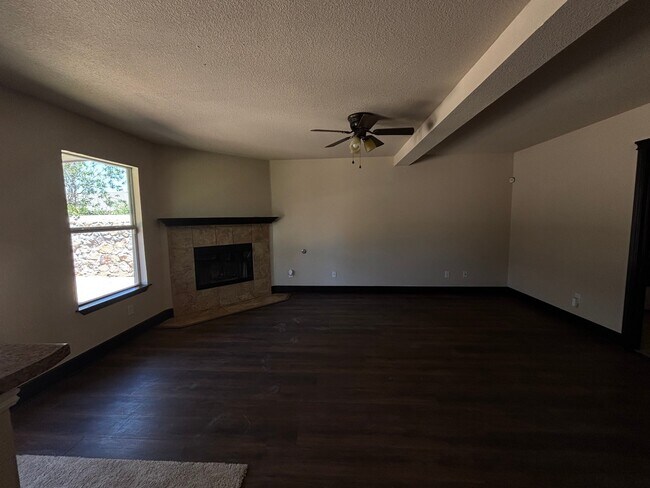 Building Photo - 2921 Pino Seco Pl