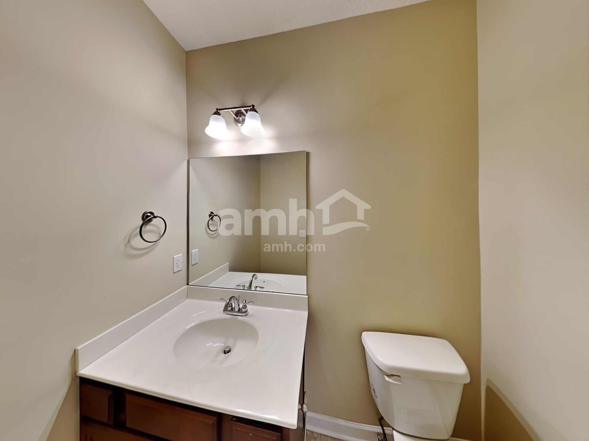 Building Photo - 886 Daybreak Dr