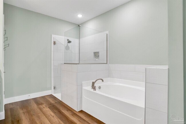 Building Photo - 1307 Little Duck Cir