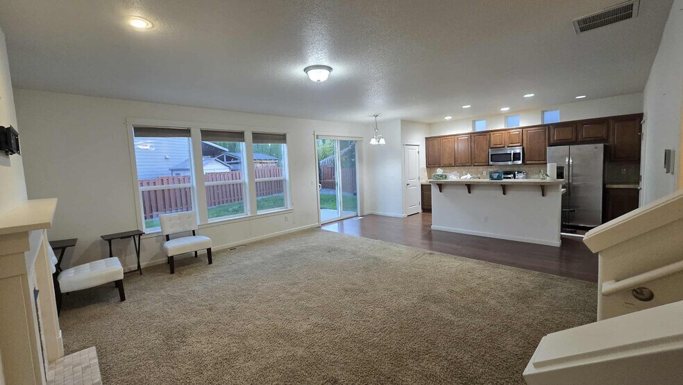 Building Photo - 16575 SE Windswept Waters Dr