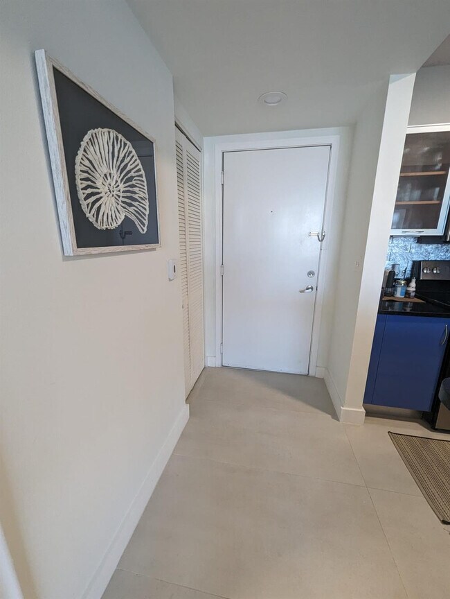 Building Photo - 18800 NE 29th Ave