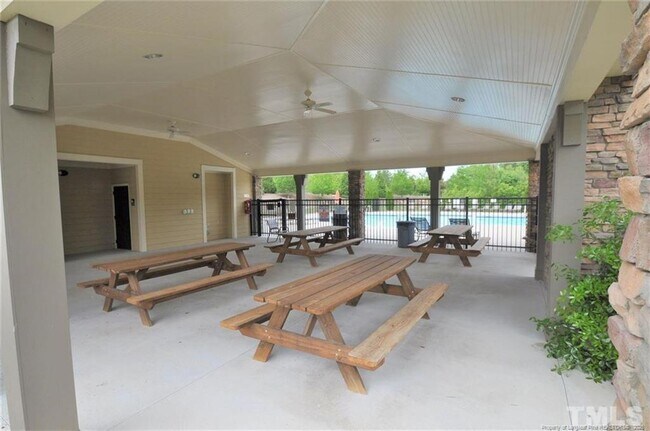 Building Photo - 410 Boscawen Ln
