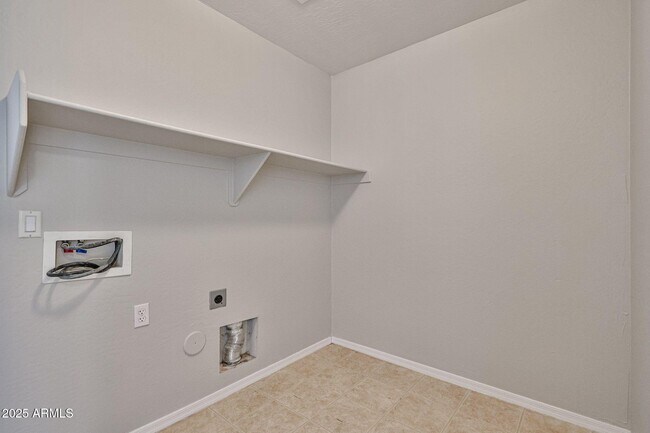 Building Photo - 22664 W Solano Dr