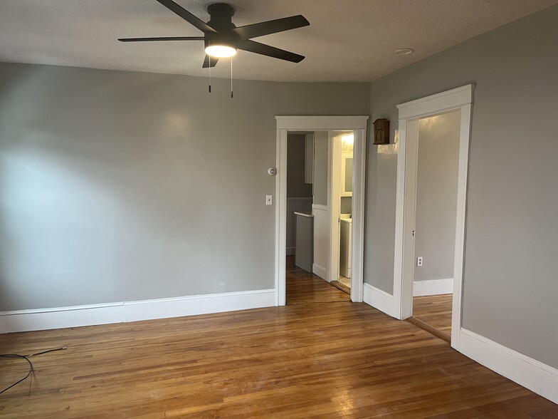 Building Photo - 81 Brantwood Rd