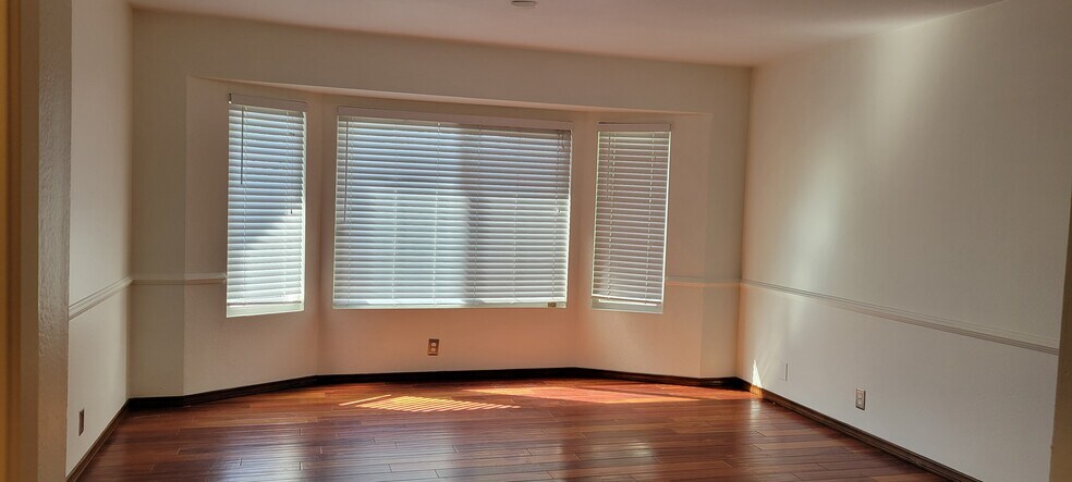 Primary Bedroom - 4640 Eastbourne Bay