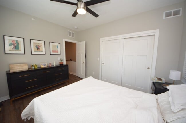 Building Photo - Fantastic luxury two-bedroom, two-bathroom condo in the Longfellow Neighborhood in Minneapolis! -...