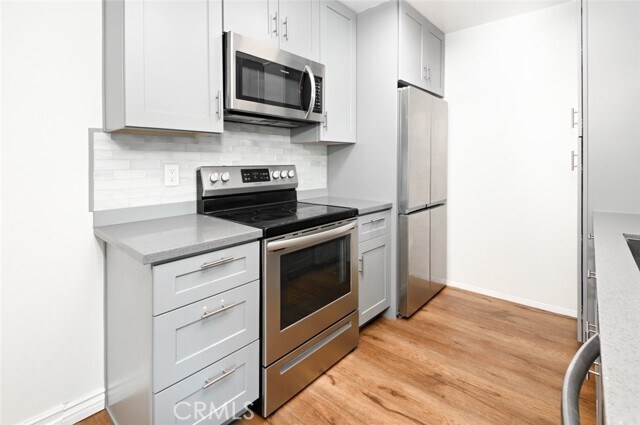 Building Photo - 348 Miraleste Dr