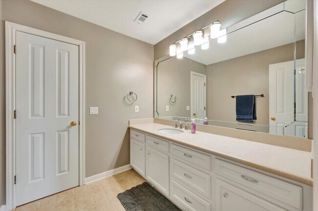 Building Photo - 3806 Canyon Bluff Ct