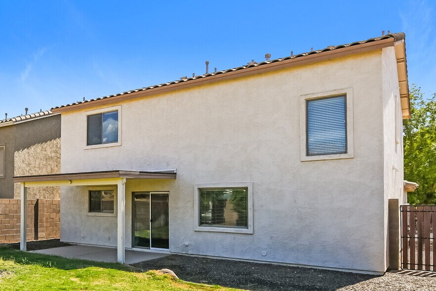 Building Photo - 1726 E Bradstock Way