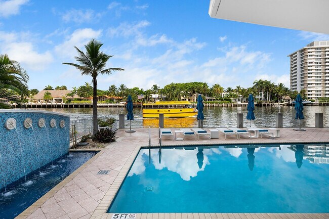 Building Photo - 715 Bayshore Dr