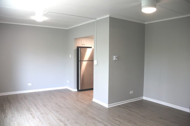 Building Photo - 329 Kimbell Ave