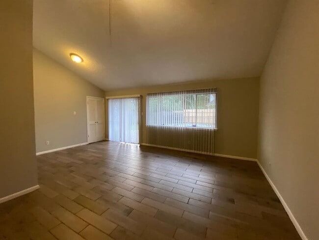 Building Photo - 15703 Spring Forest Dr