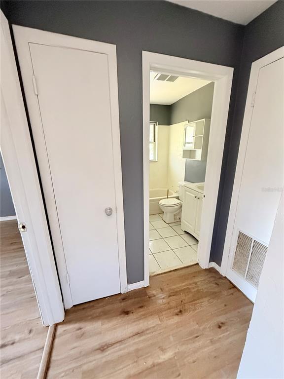 Building Photo - 731 71st Ave N