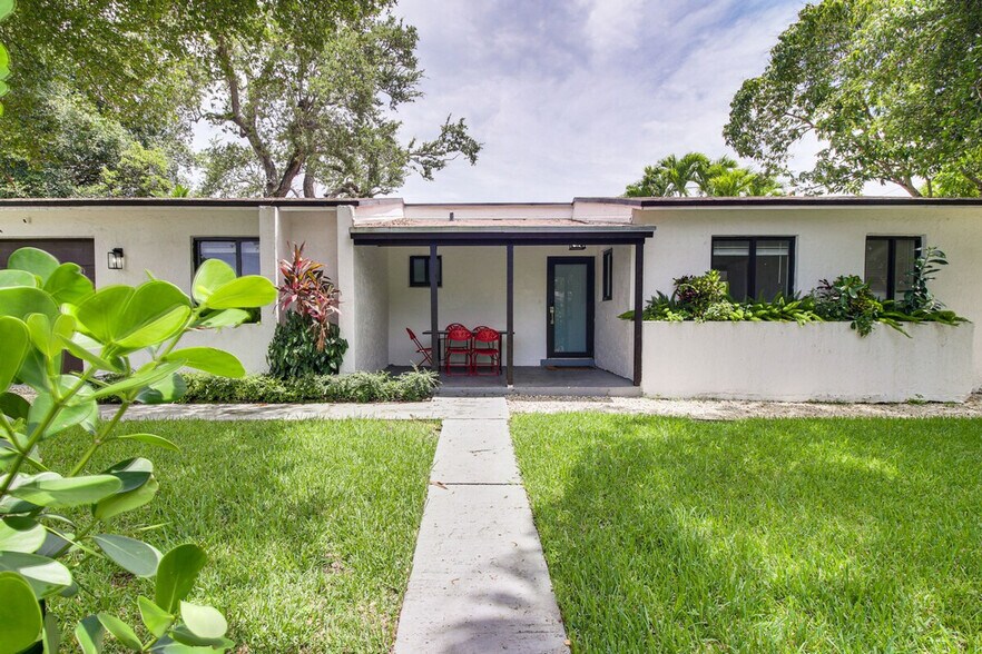 Building Photo - 6124 SW 64th Terrace