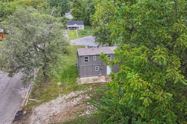 Building Photo - Charming 2 Bedroom, 2 Bath with Extra Loft Space Available Now!