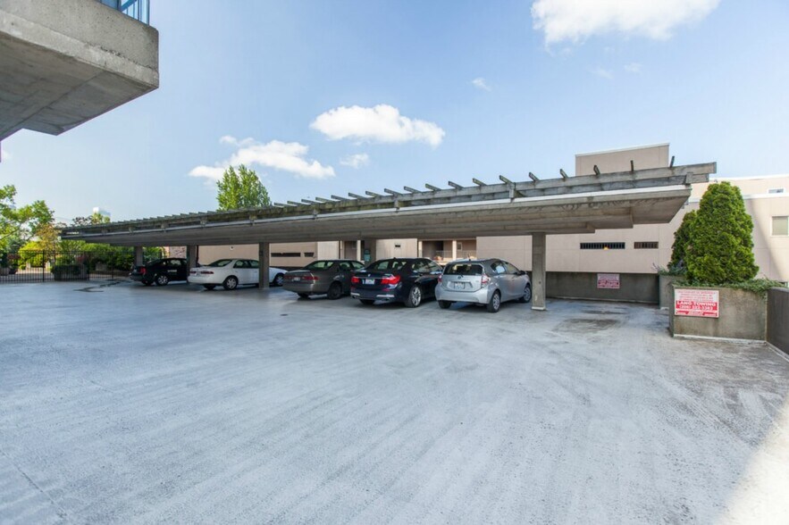 More Guest Parking - 601 Belmont Ave E
