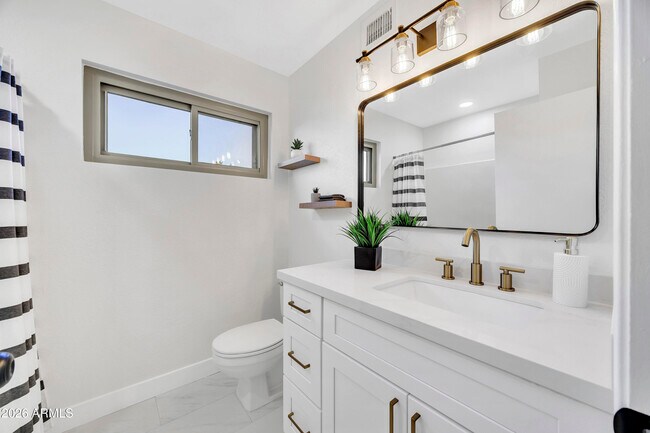 Building Photo - 8876 W Bluefield Ave