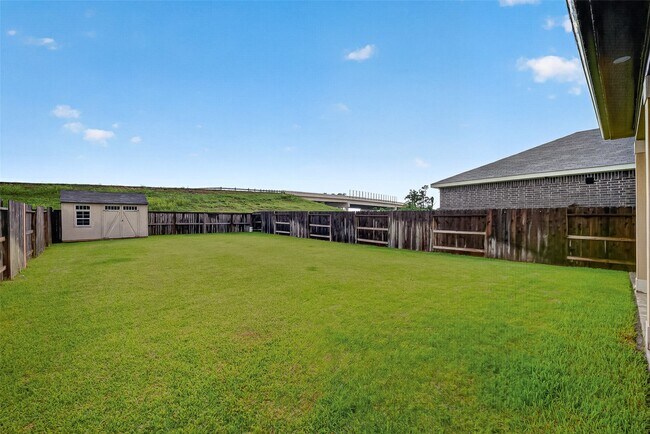 Building Photo - 15723 Autumn Chicory Dr