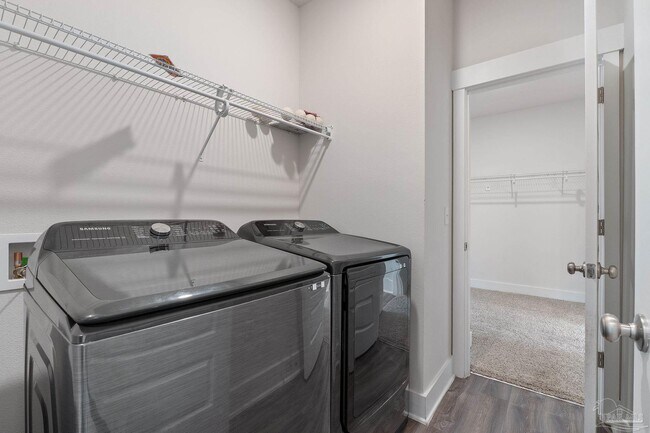 Building Photo - 7068 Whitetail Run Dr