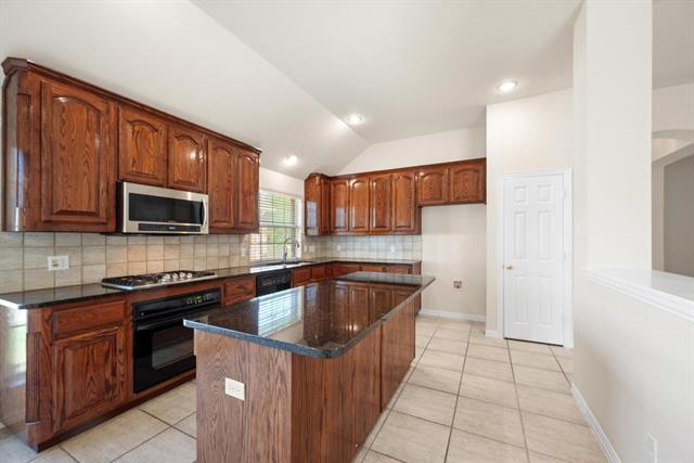 Building Photo - 4136 Greenfield Dr