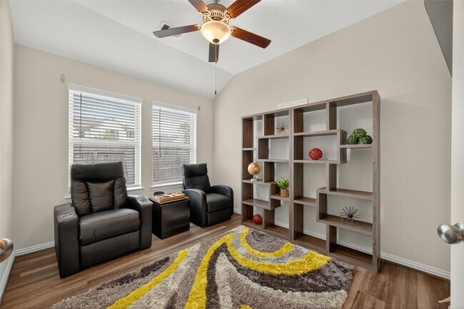 Building Photo - 15950 Boom Dr