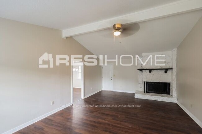 Building Photo - 741 Twin Ridge Dr