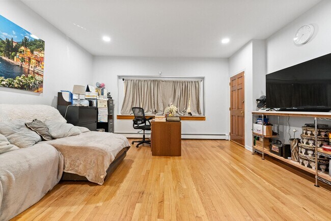 Building Photo - 50 Cottage St