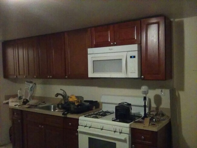 Building Photo - 132 Heald St