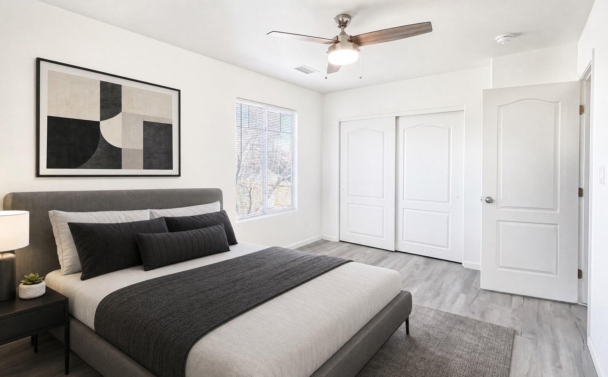 Main Room - 701 Campbell St