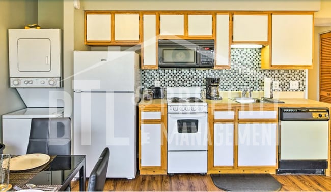 Building Photo - Great Walk-In Unit!