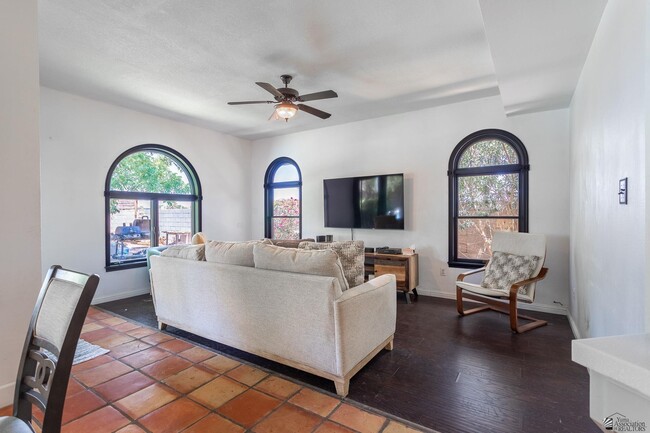 Building Photo - 3208 S Palomino Way