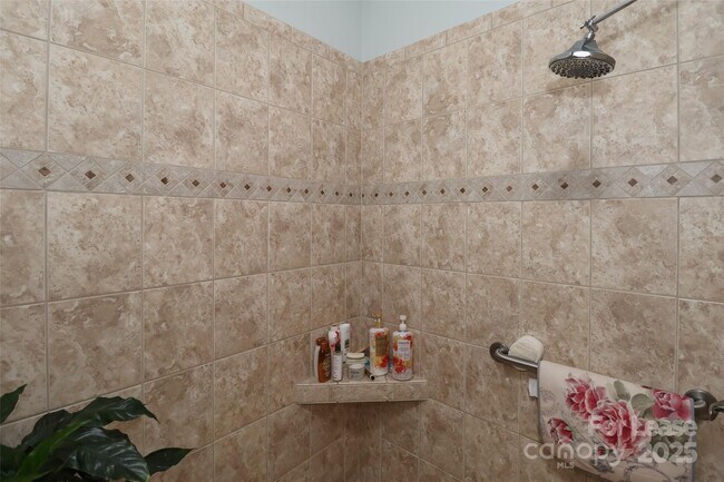 Building Photo - 115 Brawley Point Cir