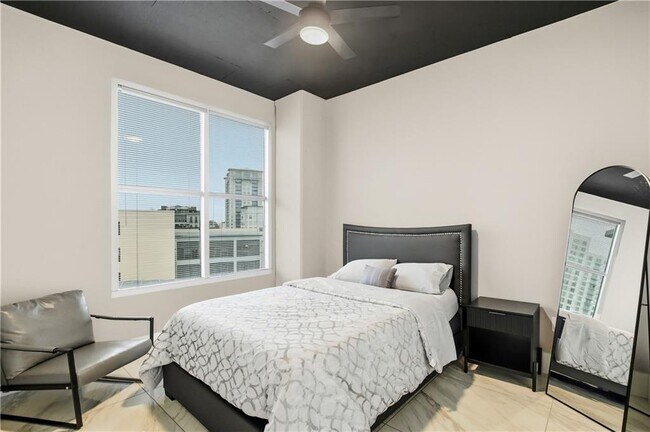 Building Photo - 250 Pharr Rd NE