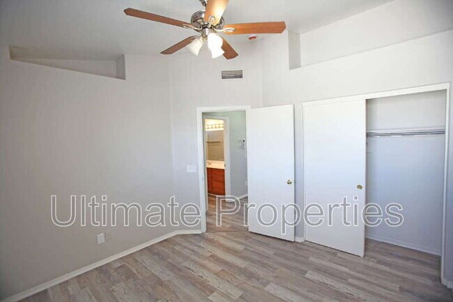 Building Photo - 8537 W Windsor Dr